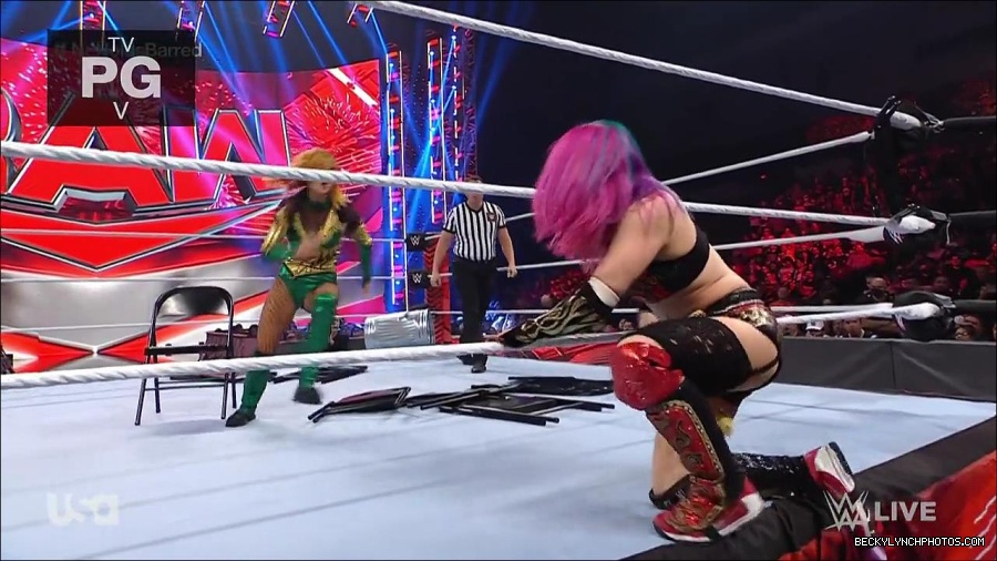 WWE_RAW_4th_July_2022_720p_WEBRip_h264_mp4_008403552.jpg