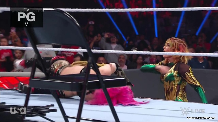 WWE_RAW_4th_July_2022_720p_WEBRip_h264_mp4_008411560.jpg