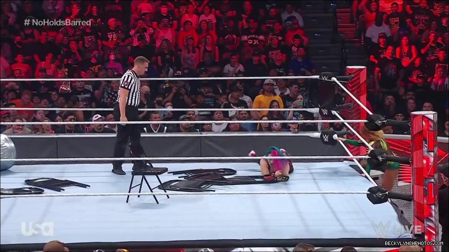 WWE_RAW_4th_July_2022_720p_WEBRip_h264_mp4_008412761.jpg