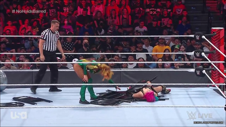 WWE_RAW_4th_July_2022_720p_WEBRip_h264_mp4_008429978.jpg