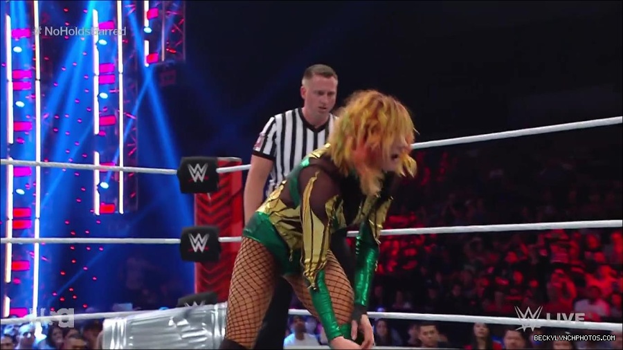 WWE_RAW_4th_July_2022_720p_WEBRip_h264_mp4_008431179.jpg