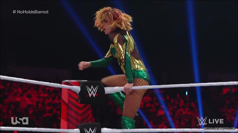 WWE_RAW_4th_July_2022_720p_WEBRip_h264_mp4_008436385.jpg