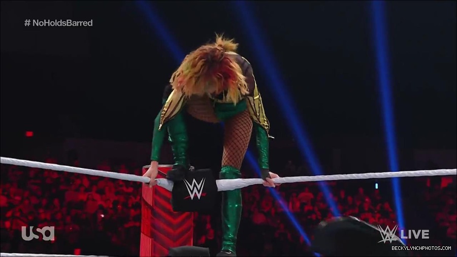 WWE_RAW_4th_July_2022_720p_WEBRip_h264_mp4_008438387.jpg
