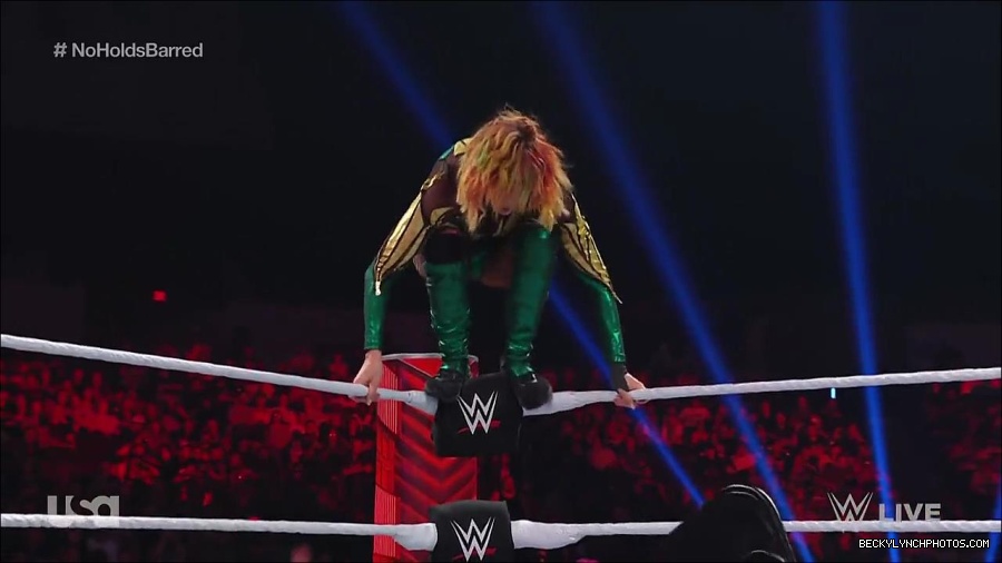 WWE_RAW_4th_July_2022_720p_WEBRip_h264_mp4_008439588.jpg