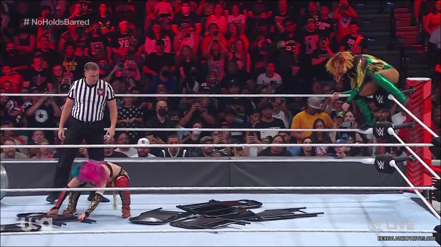 WWE_RAW_4th_July_2022_720p_WEBRip_h264_mp4_008446795.jpg