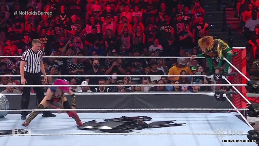WWE_RAW_4th_July_2022_720p_WEBRip_h264_mp4_008447596.jpg