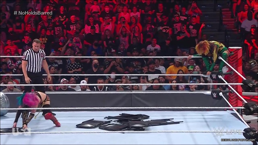 WWE_RAW_4th_July_2022_720p_WEBRip_h264_mp4_008447996.jpg