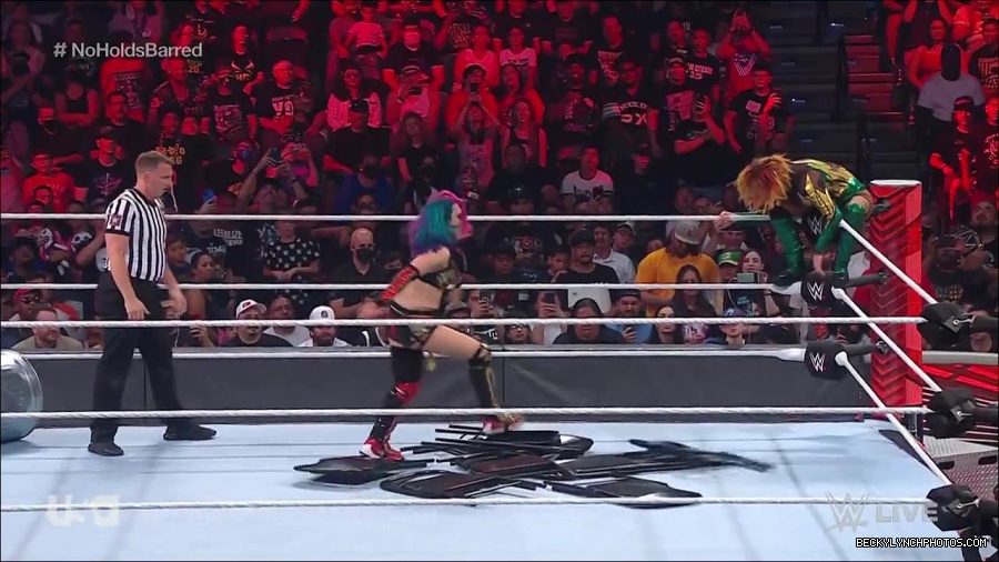 WWE_RAW_4th_July_2022_720p_WEBRip_h264_mp4_008449598.jpg