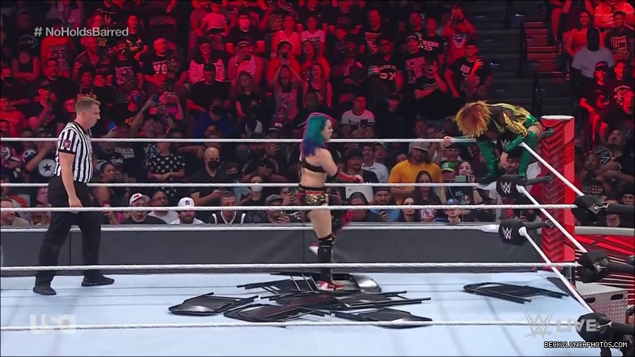 WWE_RAW_4th_July_2022_720p_WEBRip_h264_mp4_008449998.jpg