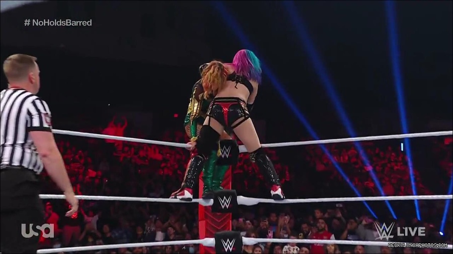 WWE_RAW_4th_July_2022_720p_WEBRip_h264_mp4_008457606.jpg