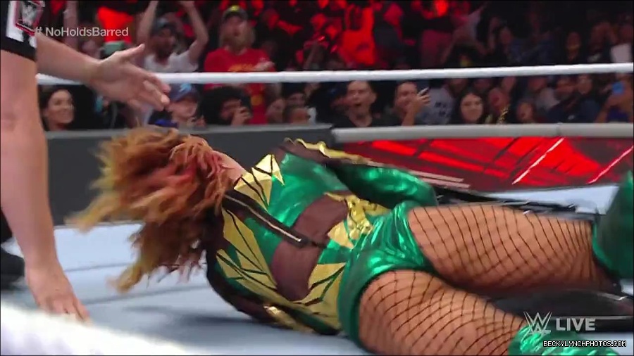 WWE_RAW_4th_July_2022_720p_WEBRip_h264_mp4_008466014.jpg