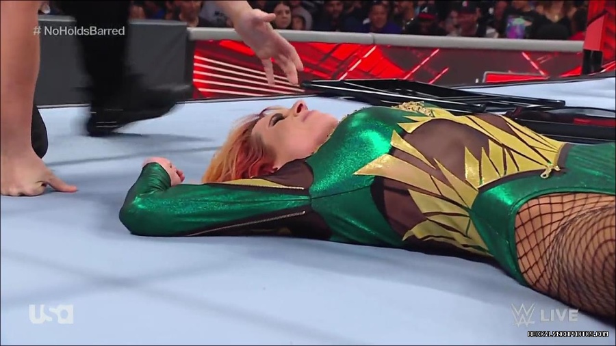 WWE_RAW_4th_July_2022_720p_WEBRip_h264_mp4_008470819.jpg