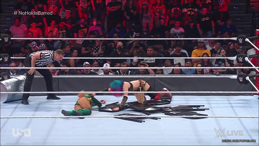 WWE_RAW_4th_July_2022_720p_WEBRip_h264_mp4_008478026.jpg