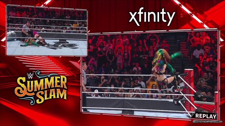 WWE_RAW_4th_July_2022_720p_WEBRip_h264_mp4_008486835.jpg