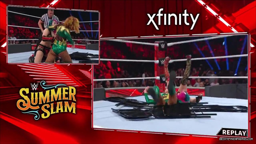 WWE_RAW_4th_July_2022_720p_WEBRip_h264_mp4_008494443.jpg
