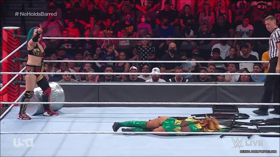 WWE_RAW_4th_July_2022_720p_WEBRip_h264_mp4_008501249.jpg