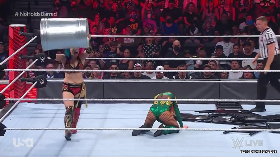 WWE_RAW_4th_July_2022_720p_WEBRip_h264_mp4_008504453.jpg
