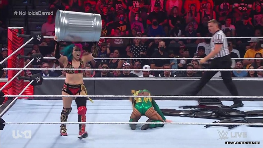 WWE_RAW_4th_July_2022_720p_WEBRip_h264_mp4_008504853.jpg