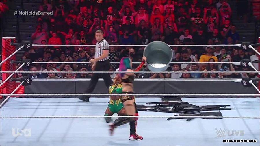 WWE_RAW_4th_July_2022_720p_WEBRip_h264_mp4_008506054.jpg