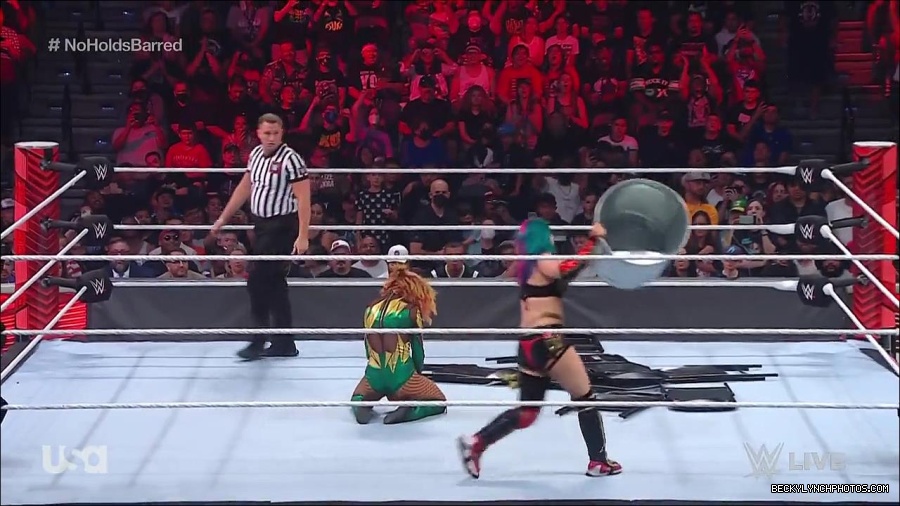 WWE_RAW_4th_July_2022_720p_WEBRip_h264_mp4_008506455.jpg