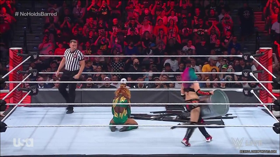 WWE_RAW_4th_July_2022_720p_WEBRip_h264_mp4_008506855.jpg