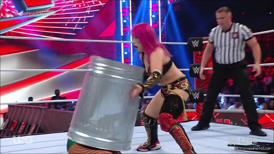 WWE_RAW_4th_July_2022_720p_WEBRip_h264_mp4_008523672.jpg
