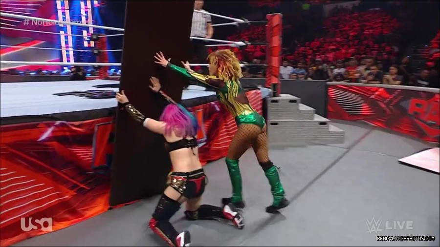 WWE_RAW_4th_July_2022_720p_WEBRip_h264_mp4_008595343.jpg