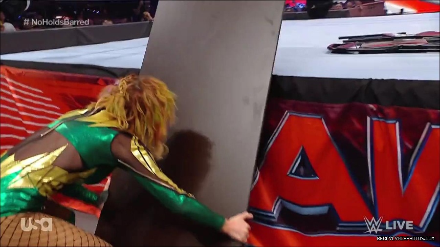 WWE_RAW_4th_July_2022_720p_WEBRip_h264_mp4_008602951.jpg