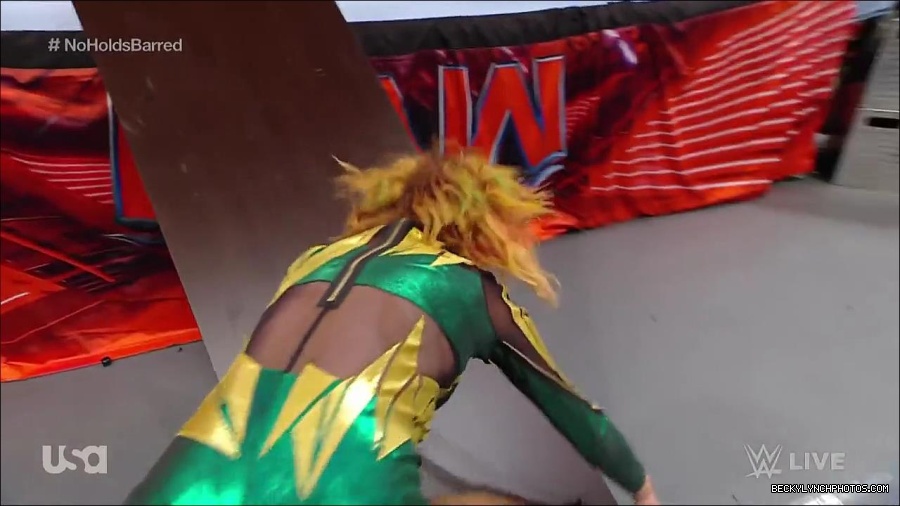 WWE_RAW_4th_July_2022_720p_WEBRip_h264_mp4_008604553.jpg