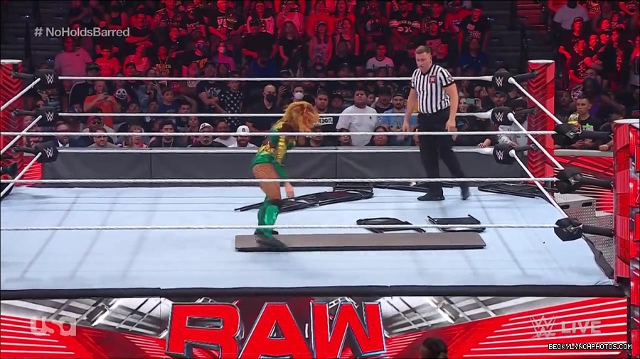 WWE_RAW_4th_July_2022_720p_WEBRip_h264_mp4_008615764.jpg