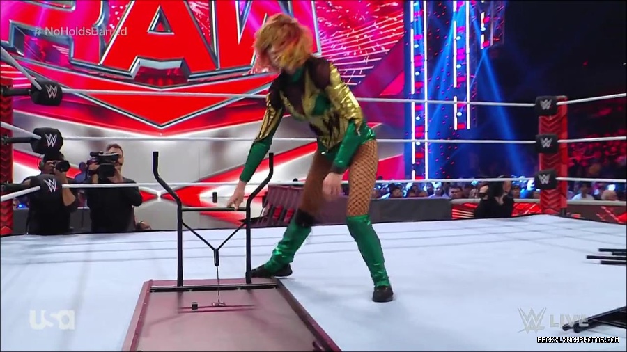WWE_RAW_4th_July_2022_720p_WEBRip_h264_mp4_008621369.jpg