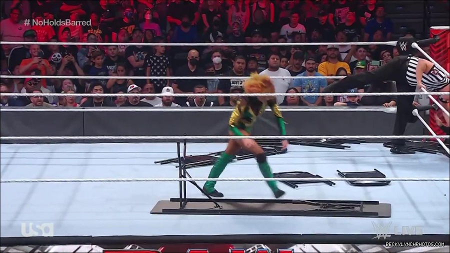 WWE_RAW_4th_July_2022_720p_WEBRip_h264_mp4_008621770.jpg