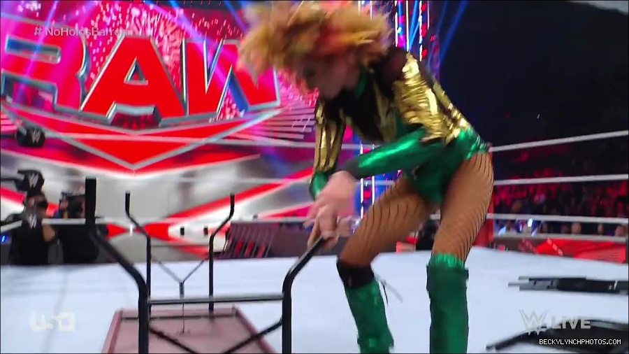 WWE_RAW_4th_July_2022_720p_WEBRip_h264_mp4_008622971.jpg