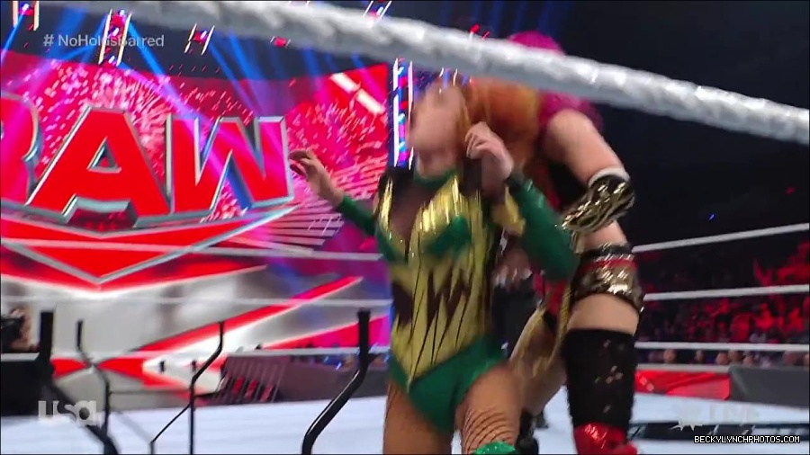 WWE_RAW_4th_July_2022_720p_WEBRip_h264_mp4_008625373.jpg