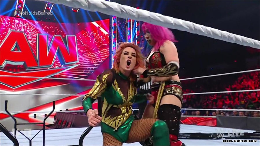 WWE_RAW_4th_July_2022_720p_WEBRip_h264_mp4_008625774.jpg