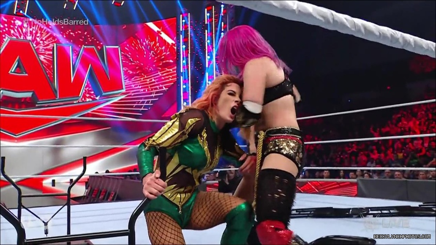 WWE_RAW_4th_July_2022_720p_WEBRip_h264_mp4_008626174.jpg