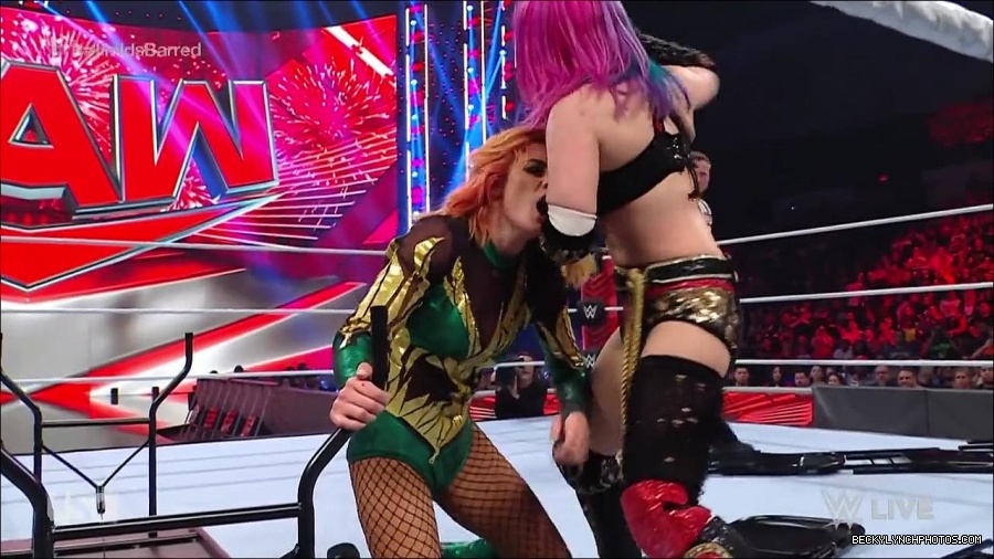 WWE_RAW_4th_July_2022_720p_WEBRip_h264_mp4_008626575.jpg