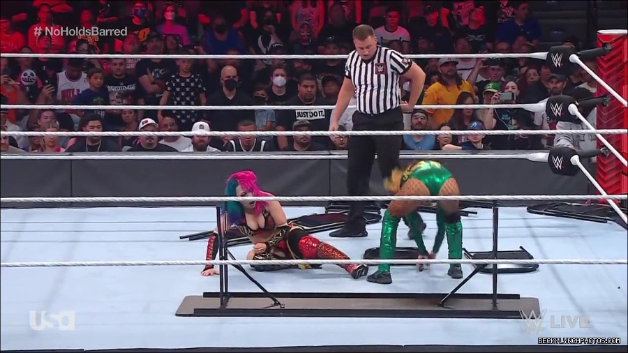 WWE_RAW_4th_July_2022_720p_WEBRip_h264_mp4_008634983.jpg