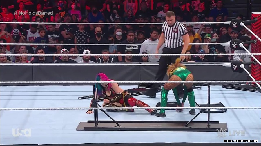 WWE_RAW_4th_July_2022_720p_WEBRip_h264_mp4_008635383.jpg