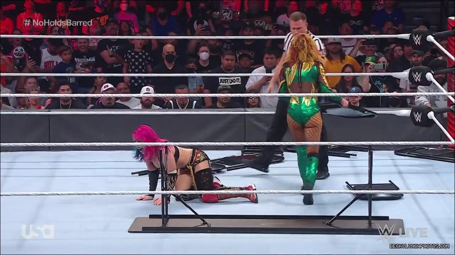 WWE_RAW_4th_July_2022_720p_WEBRip_h264_mp4_008638587.jpg