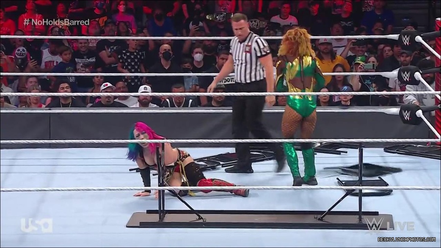 WWE_RAW_4th_July_2022_720p_WEBRip_h264_mp4_008638987.jpg