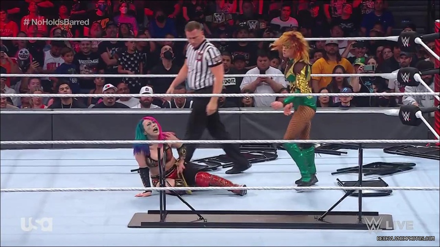 WWE_RAW_4th_July_2022_720p_WEBRip_h264_mp4_008639387.jpg