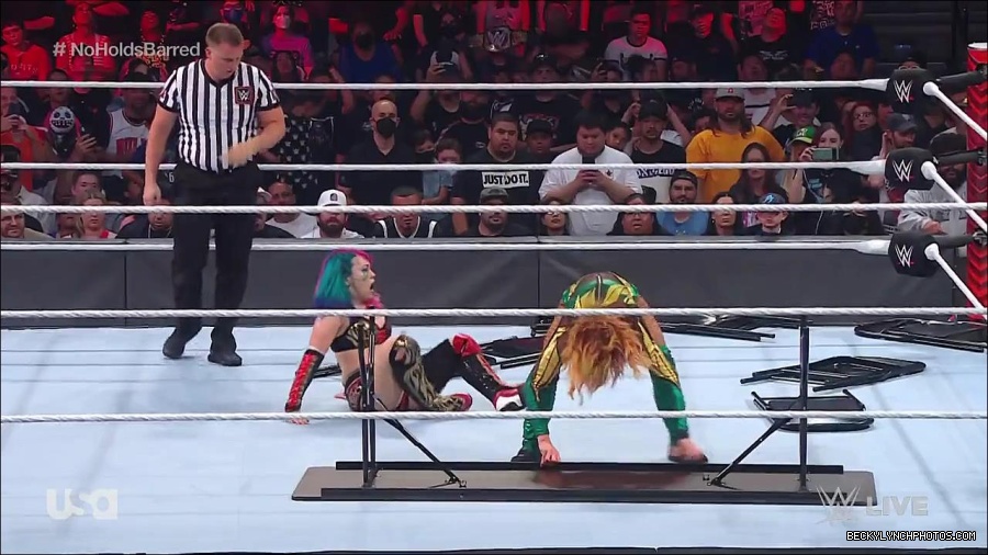 WWE_RAW_4th_July_2022_720p_WEBRip_h264_mp4_008640989.jpg