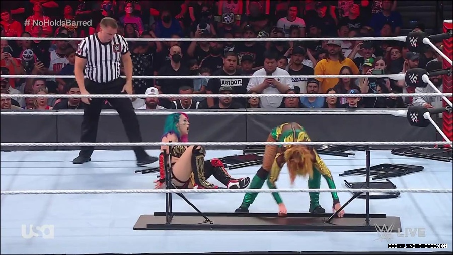 WWE_RAW_4th_July_2022_720p_WEBRip_h264_mp4_008641389.jpg