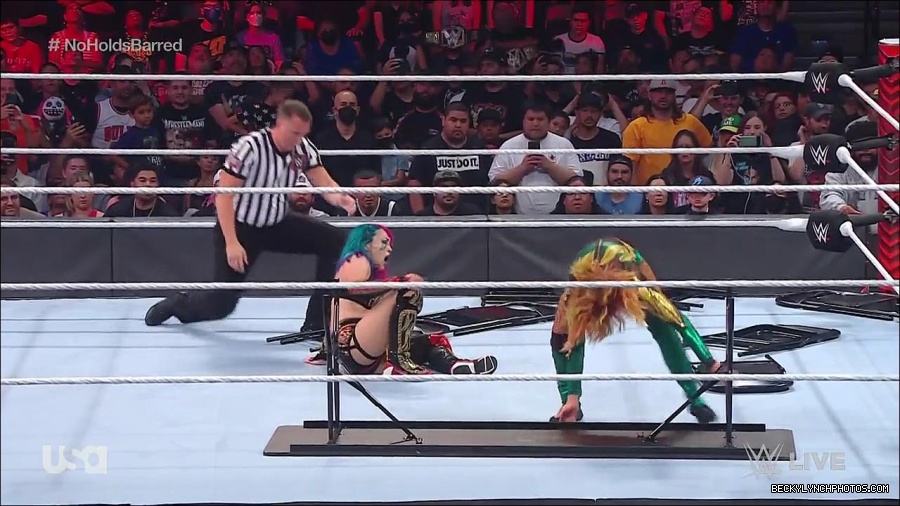 WWE_RAW_4th_July_2022_720p_WEBRip_h264_mp4_008641790.jpg