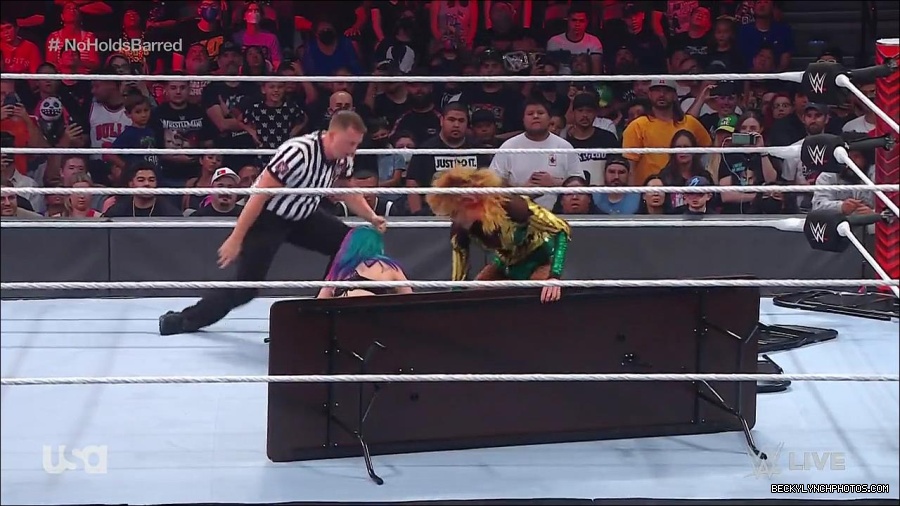 WWE_RAW_4th_July_2022_720p_WEBRip_h264_mp4_008643792.jpg