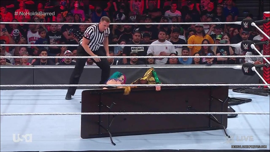 WWE_RAW_4th_July_2022_720p_WEBRip_h264_mp4_008644192.jpg