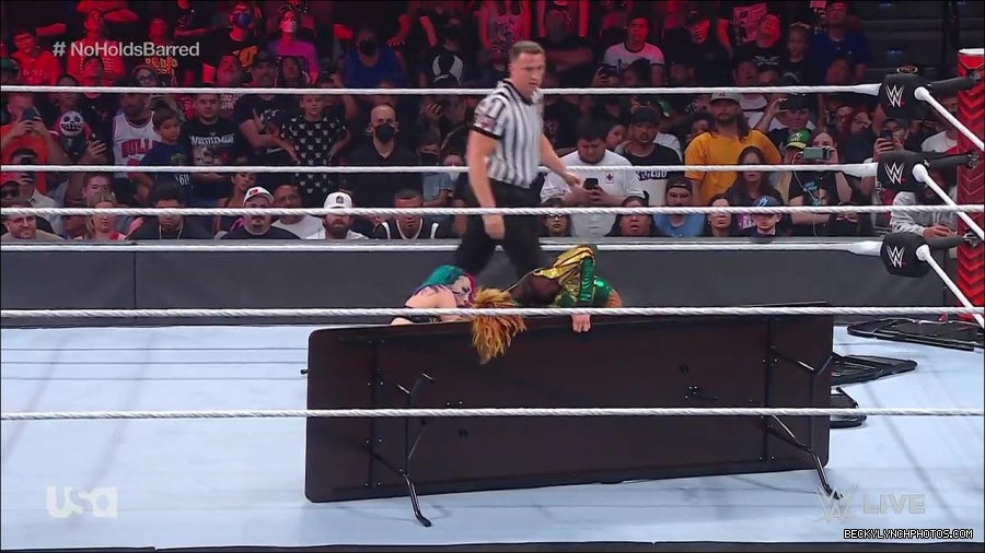 WWE_RAW_4th_July_2022_720p_WEBRip_h264_mp4_008644993.jpg
