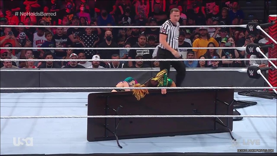 WWE_RAW_4th_July_2022_720p_WEBRip_h264_mp4_008645393.jpg
