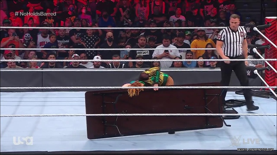 WWE_RAW_4th_July_2022_720p_WEBRip_h264_mp4_008646595.jpg